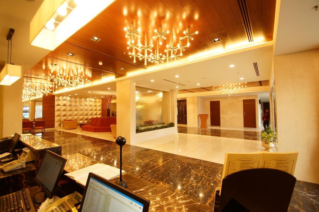 โรงแรมดอลฟิน วิสาขปัตนัม ภายนอก รูปภาพ